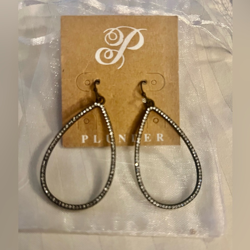 Jewelry - Picture 5 of 7